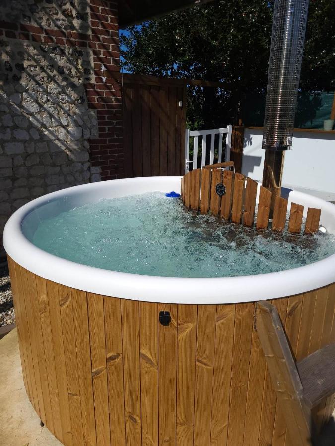 Au Bain Normand : Bain Nordique Et Detente. Goderville Exterior photo